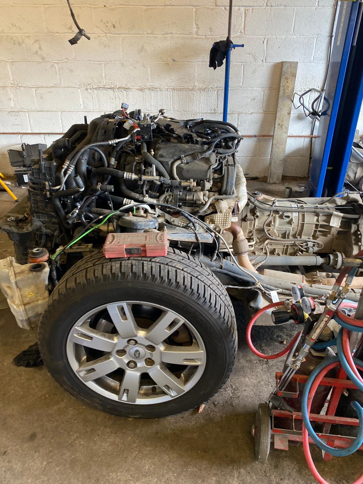 Land Rover Turbo replacement - body off
